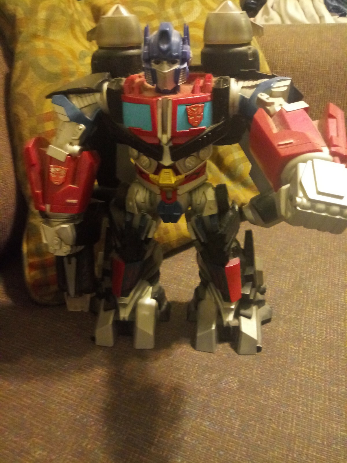Transformers Mega Power Bots OPTIMUS PRIME (2008) 12&Prime; battery operated !!