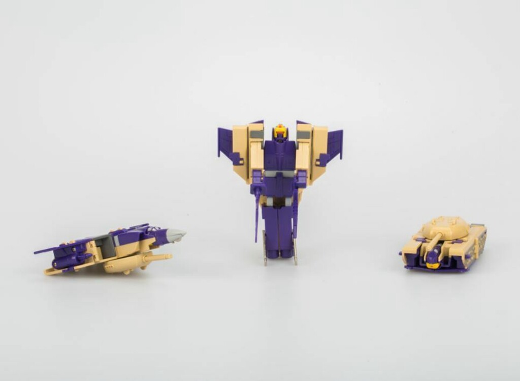 Transform G1 Blitzwing brand new action figure MISB Gift