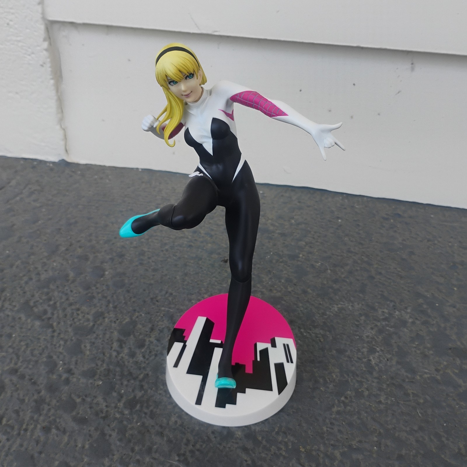 Kotobukiya Marvel Bishouji Statue – Spider Gwen – No Box/Extras