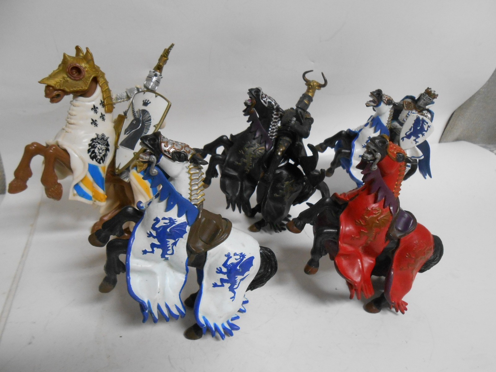 Lot of Papo Medieval 3 Knights and 5 Horses 2004 Kings Fantasy Medieval
