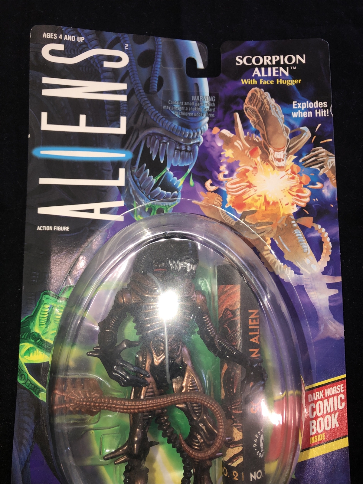 1992 SCORPION ALIEN WITH FACE HUGGER ACTION FIGURE. EXPLODES WHEN HIT!!!