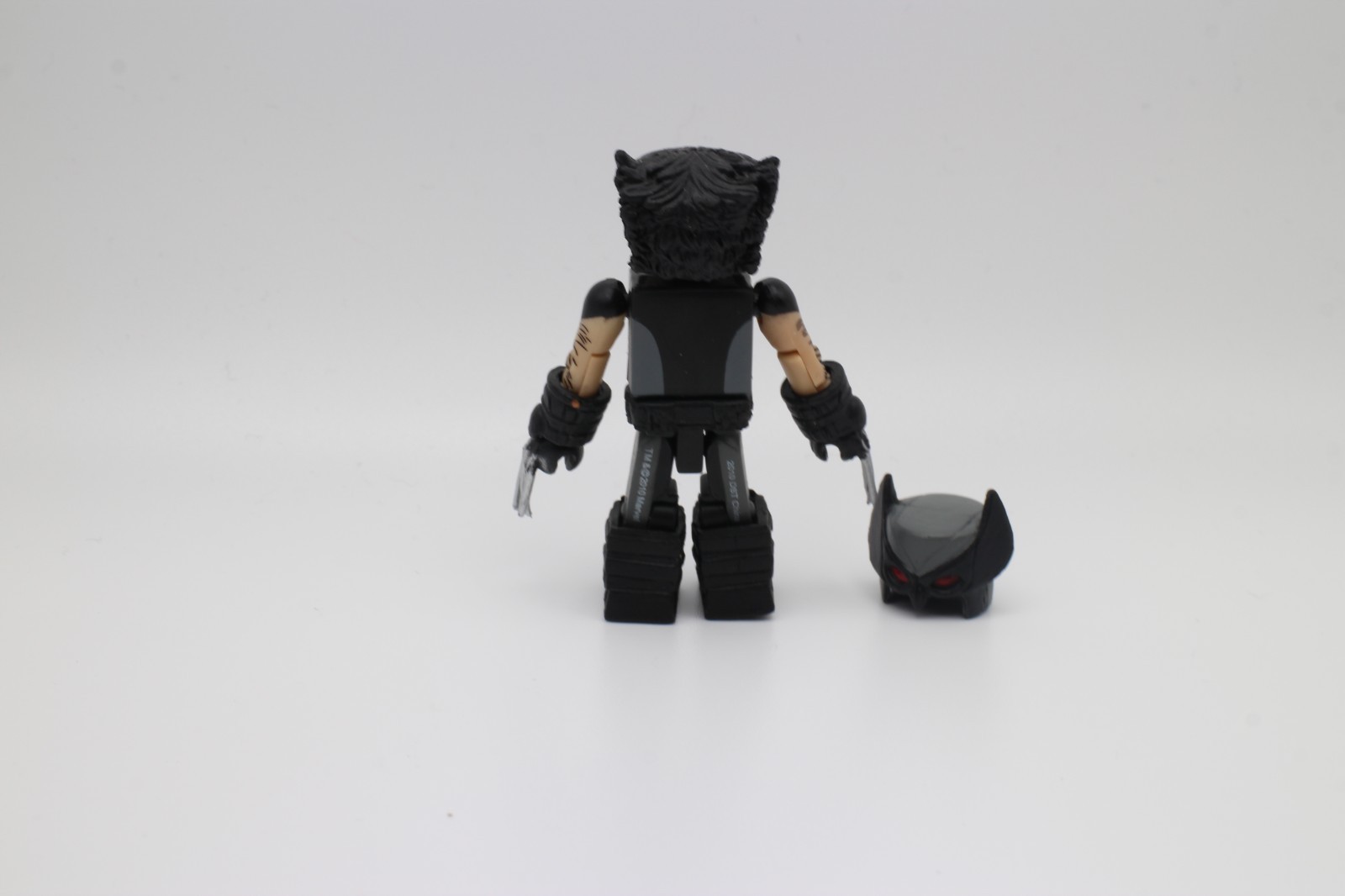 Marvel Minimates Series 34 X-Force Wolverine Logan Gray Black Suit Figure