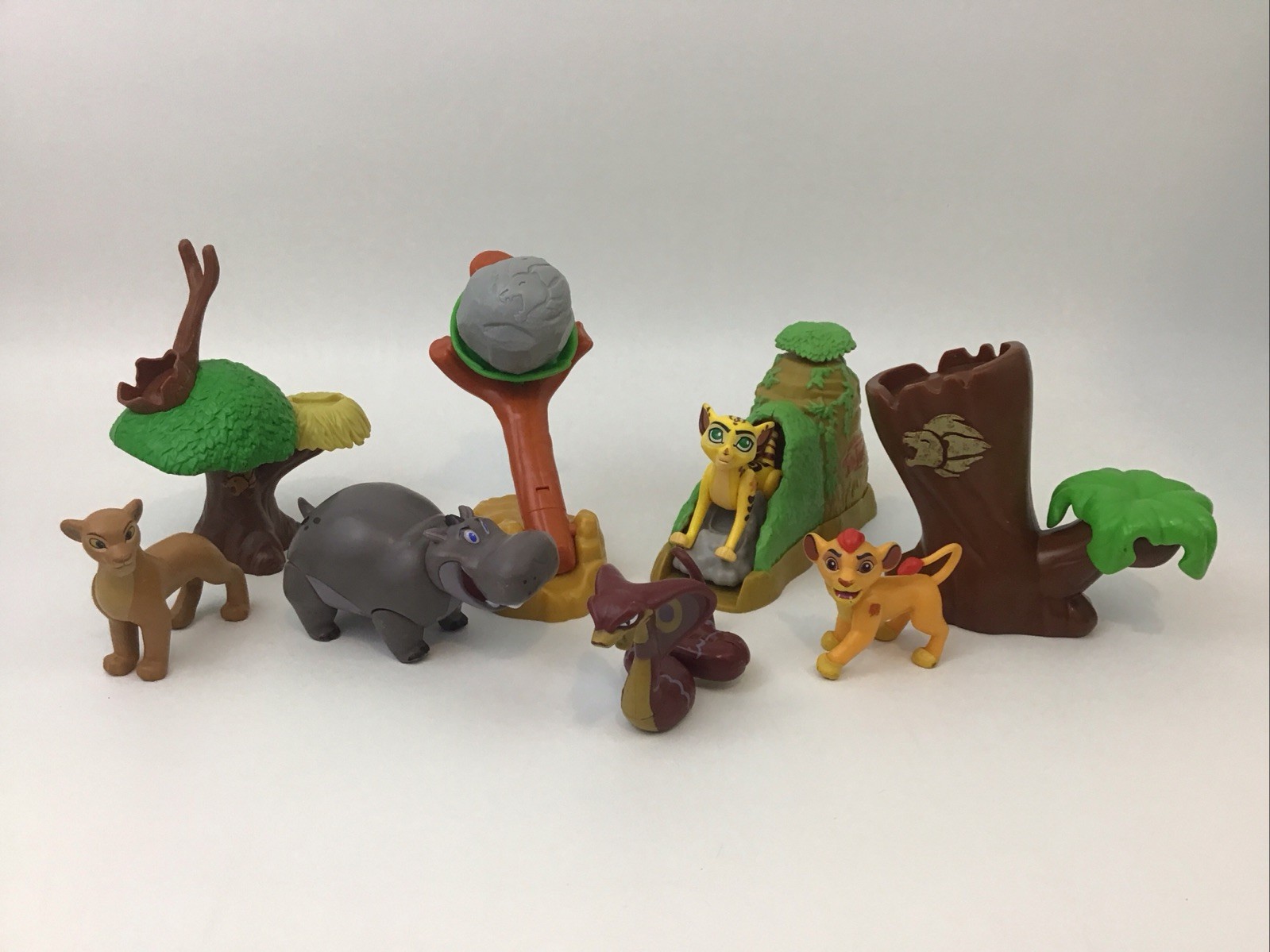 Disney Junior Lion Guard Play Sets Lot Of 5 Figures 4 Play sets Just Play