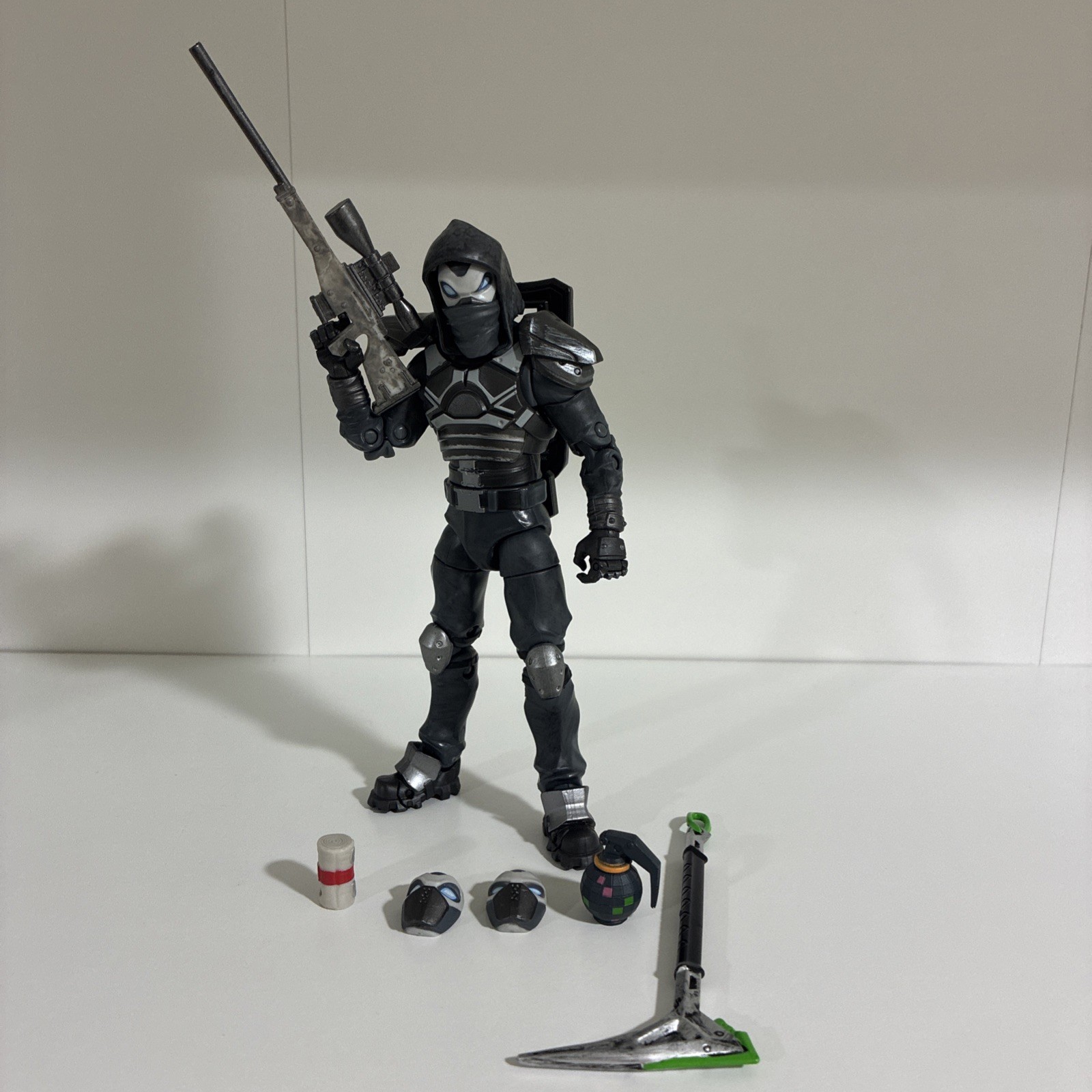 Jazwares Fortnite Legendary Series The Enforcer Loose Complete