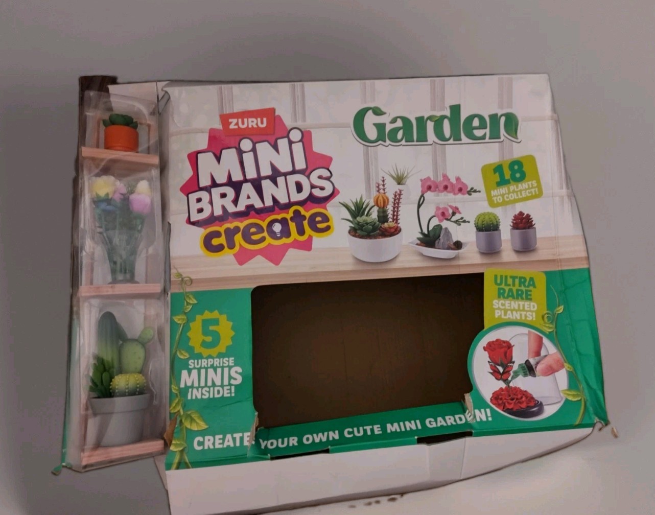 New Mini Brands – Create – Garden: Rare Rose Bouquet And Succulents (3 Items)