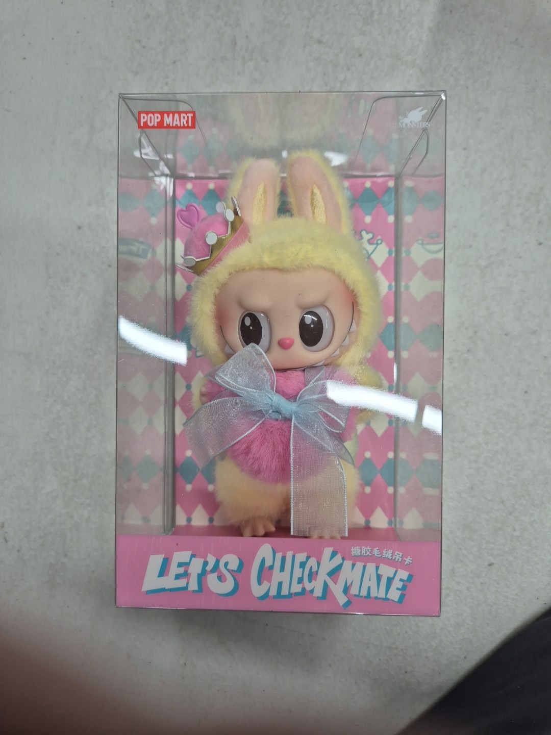 LABUBU QUEEN – LET&rsquo;S CHECKMATE PLUSH/ VINYL HANGING CARD – AUTHENTIC POP MART