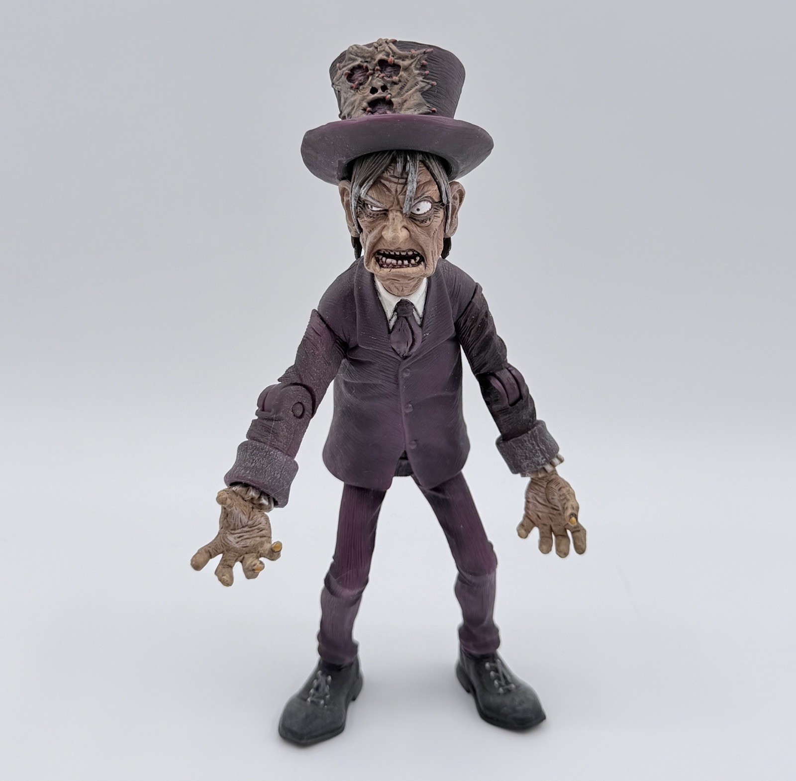 Dark Horse Comics E. Powell Mezco GOON BAF Priest 7&Prime; Figure 2005 Purple Top Hat