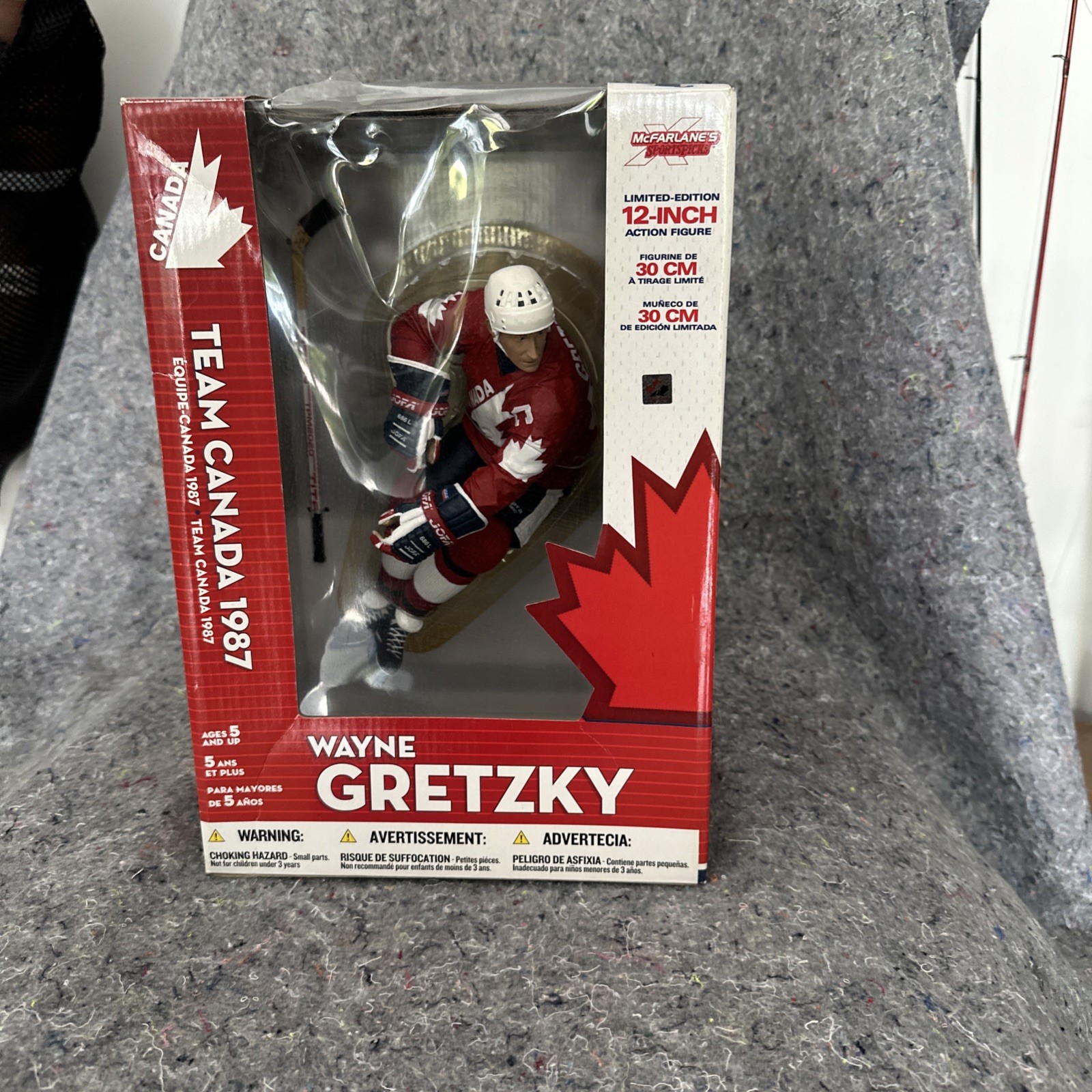 Wayne Gretzky 12 inch figure Team Canada 1987 McFarlane sports picks 2005