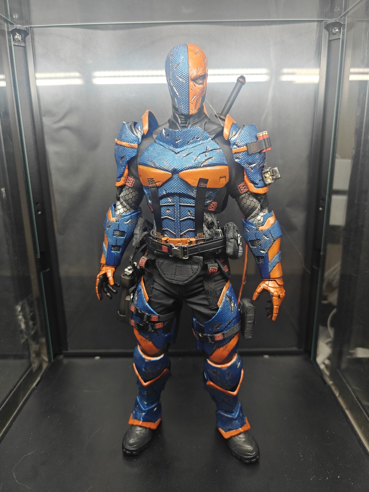 LOOSE Hot Toys VGM30 Batman: Arkham Origins 1/6 Deathstroke Figure
