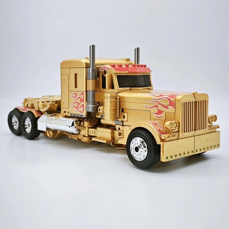 SS05 Transform Toy Commander Autobot Leader Action Figure Gold Deformabl Robot