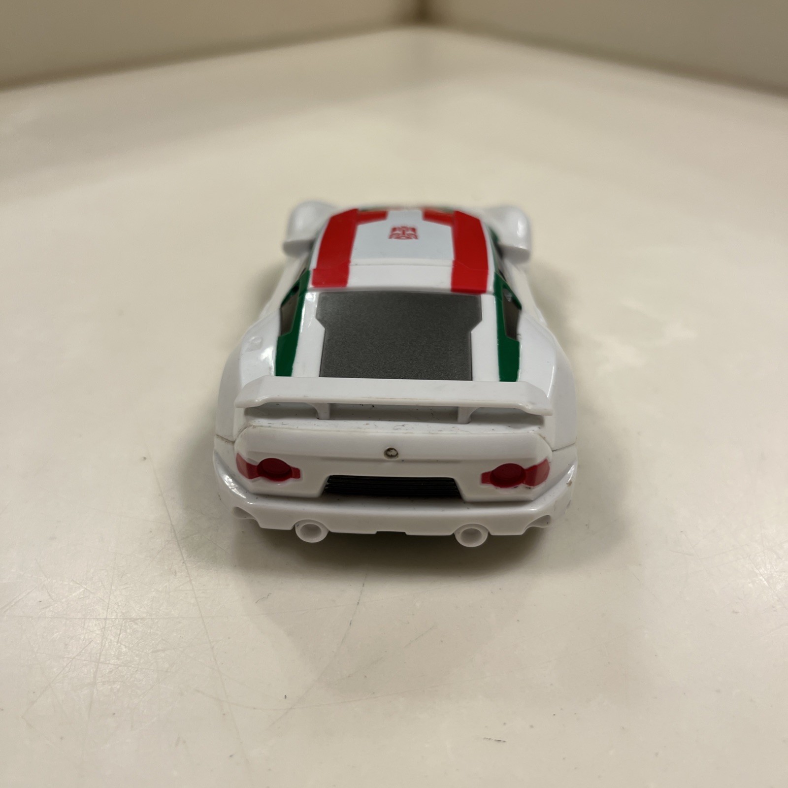 Transformers Generations Wheeljack Deluxe Class Autobot 2010