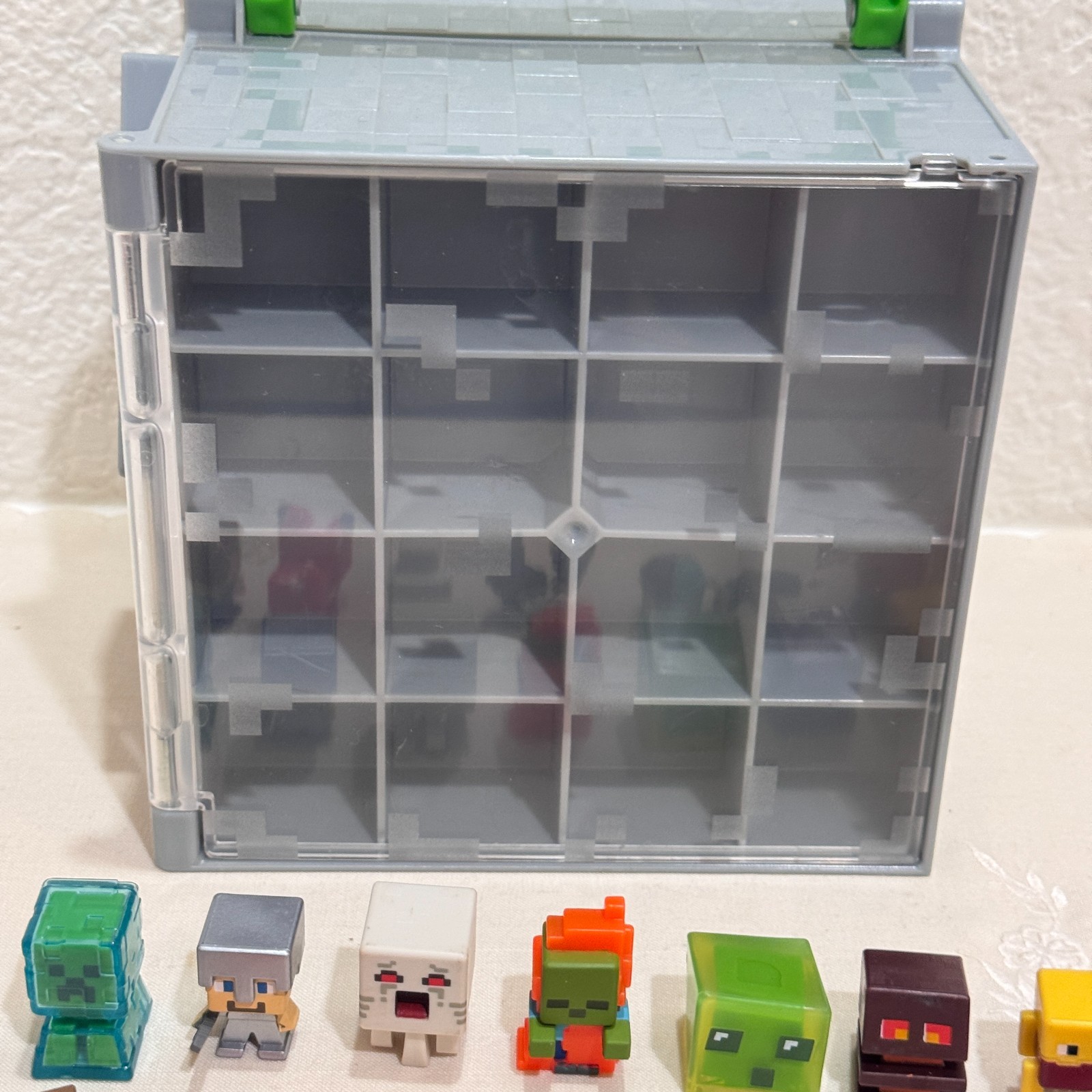 Minecraft Mini Figures Lot 21 Collector Display Case Storage Cube Box Mattel