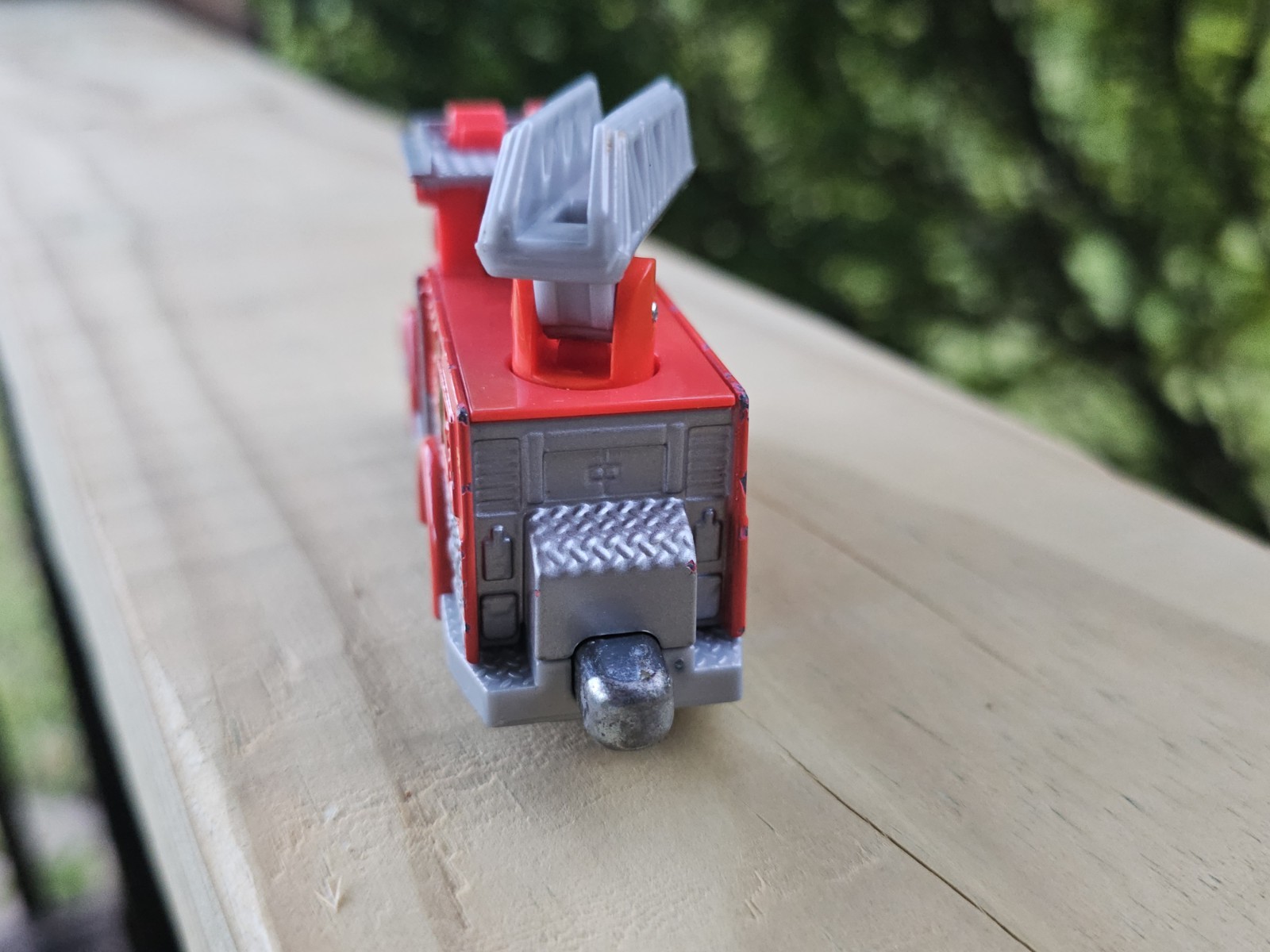 Thomas & Friends FLYNN Fire Engine Take N Play 2012 Magnetic Day Of Diesels