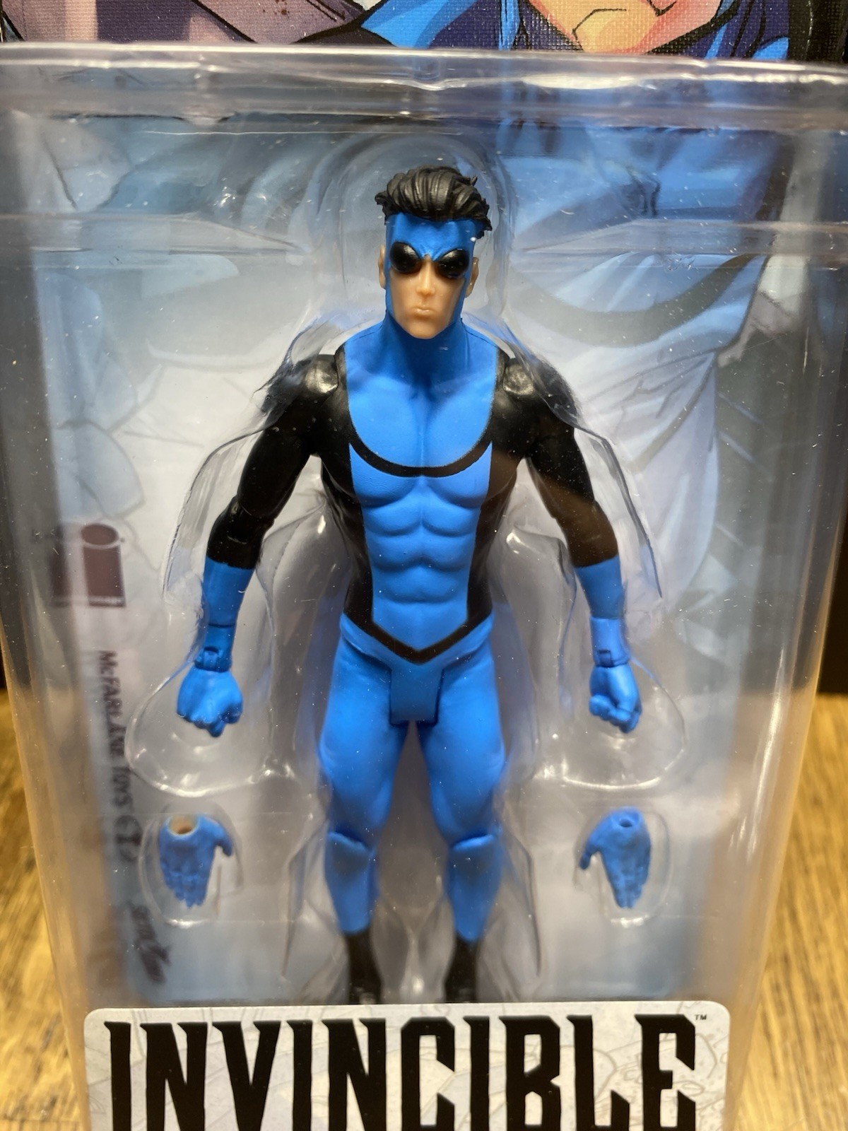 Skybound Invincible Megabox Exclusive Blue Suit NEW