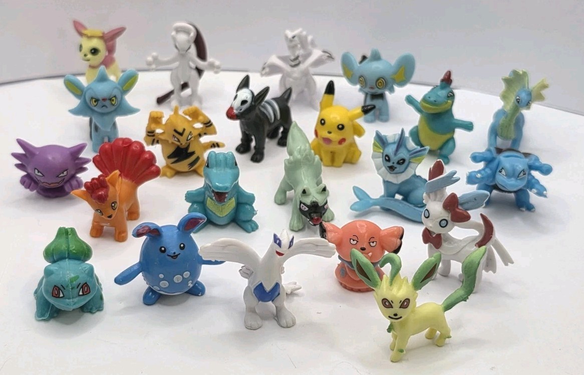 Pokemon Mini Figures 22 Piece Collection Approx 1 Inch Tall Mini Figure