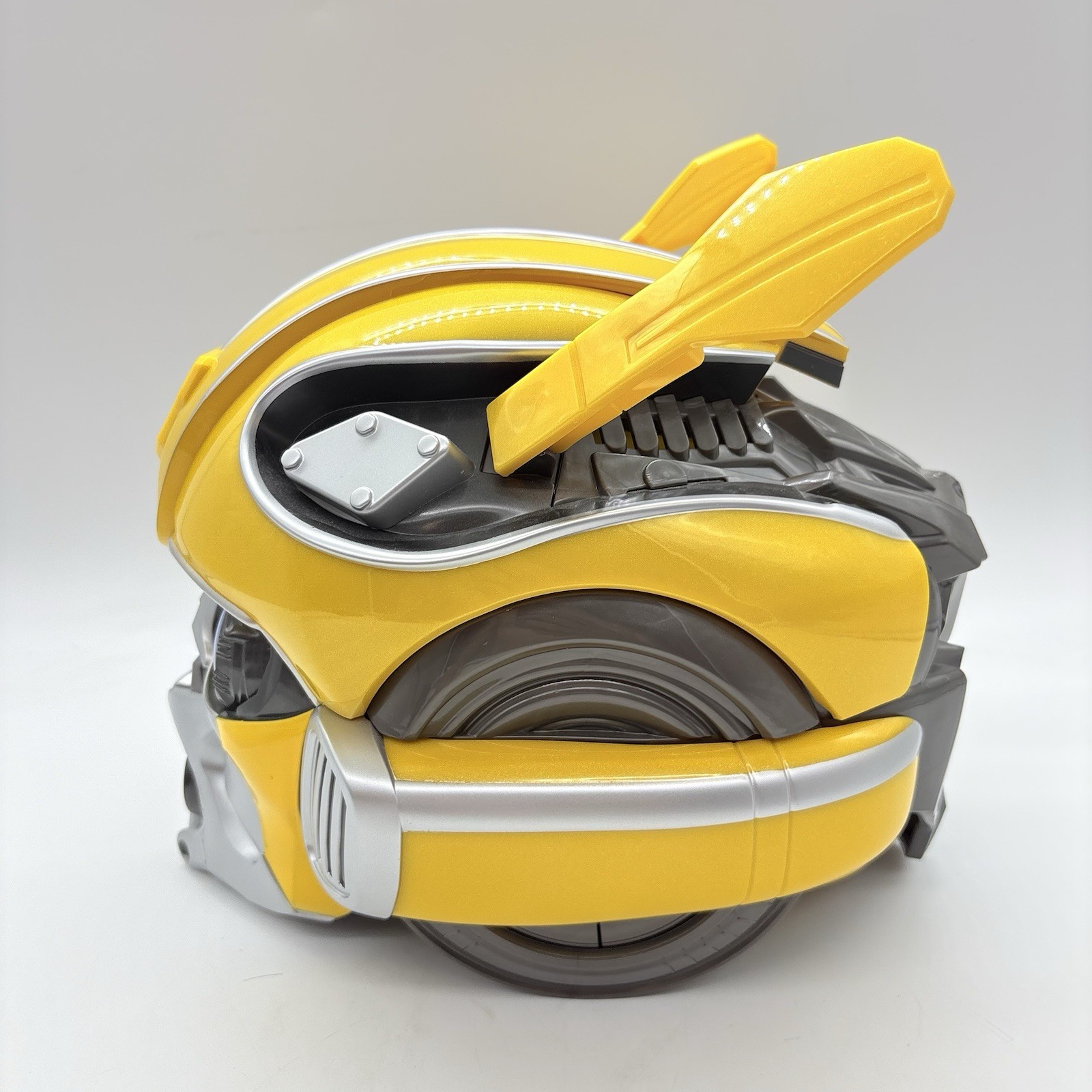 Transformers Bumblebee Showcase Life Size 1:1 Helmet With Bluetooth Speaker Read