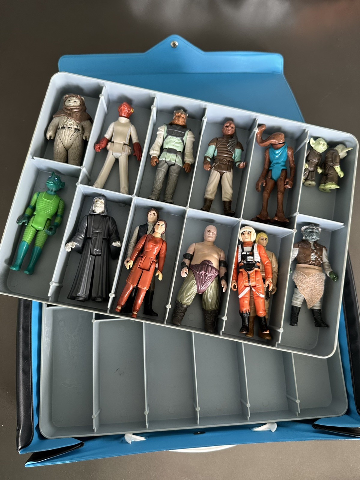 15 Vintage Star Wars Action Figures & Case Kenner 1977