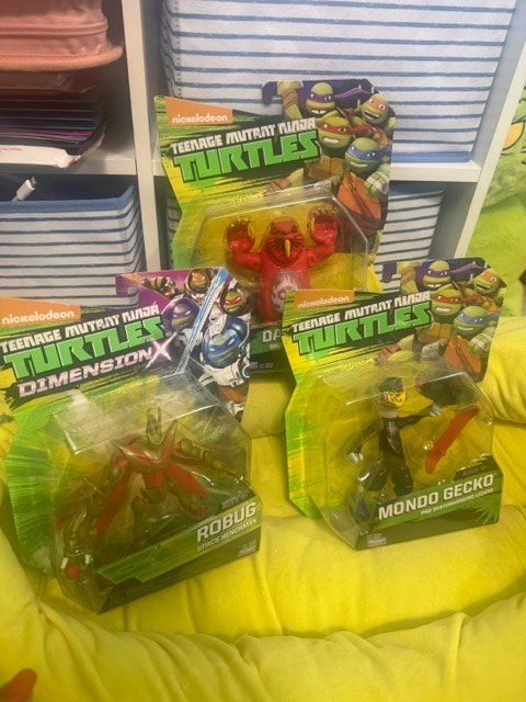teenage mutant ninja turtles action figures lot