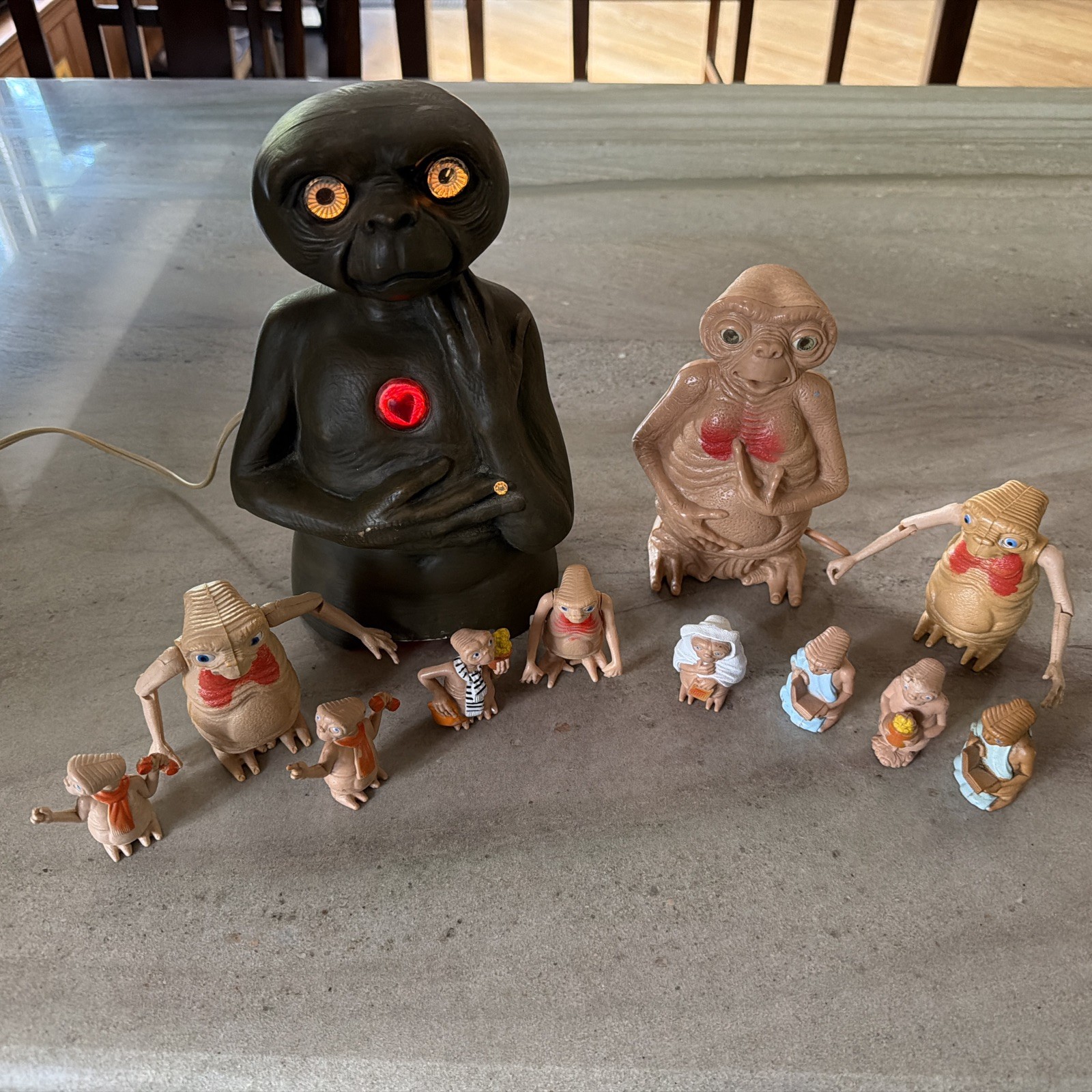 Vintage E.T. PVC Figures LJN 1982 lamp night light windup talking ET figure lot