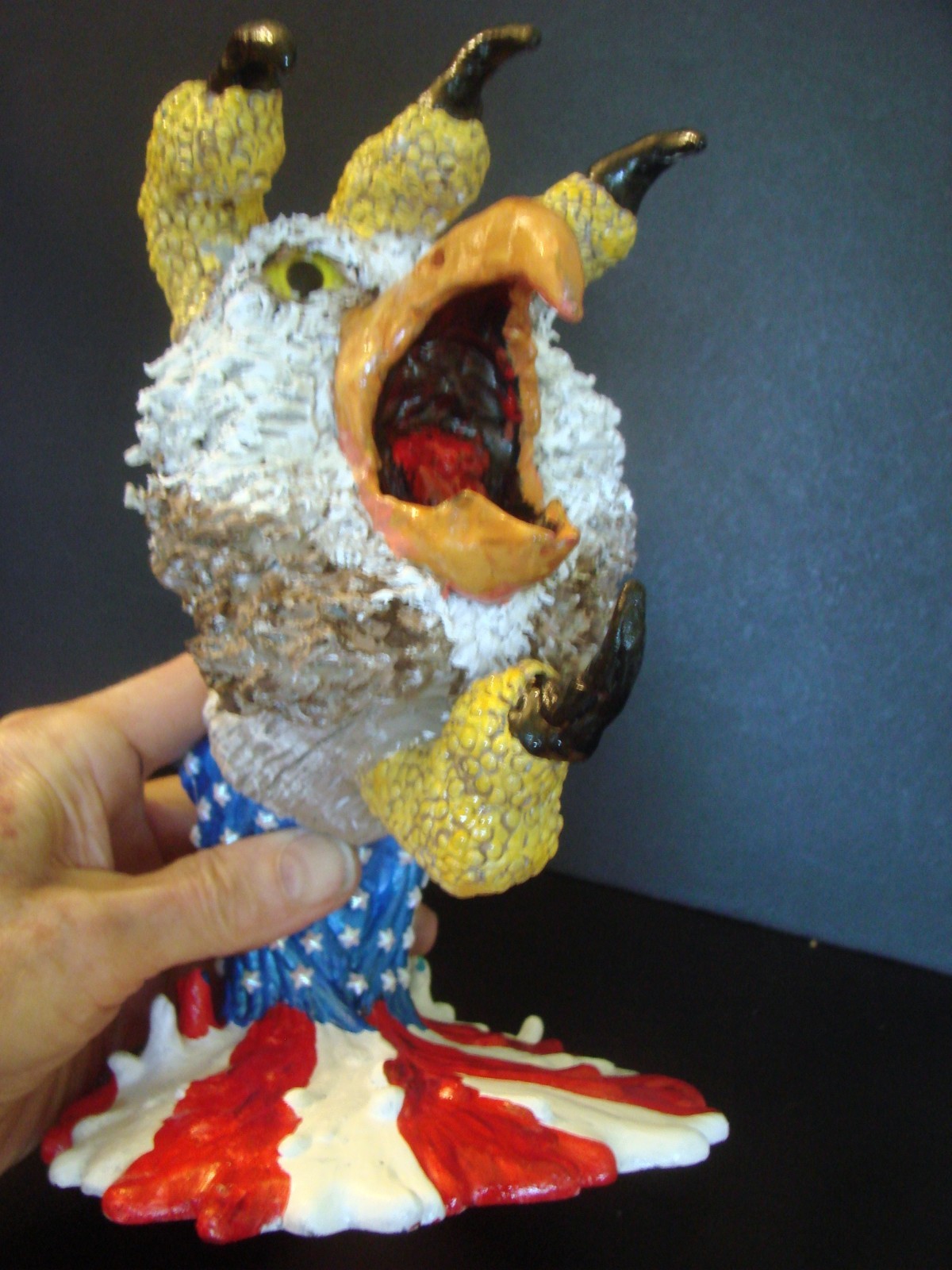 EAGLE SCREAM HAND Custom Kidrobot Santa Cruz Skateboards Screaming Hand Figure