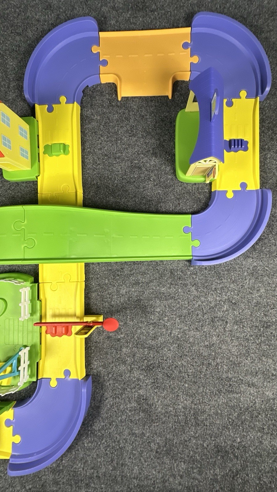 Peppa Pig All Around Town Adjustable Track Playset Talking Car And Accessories