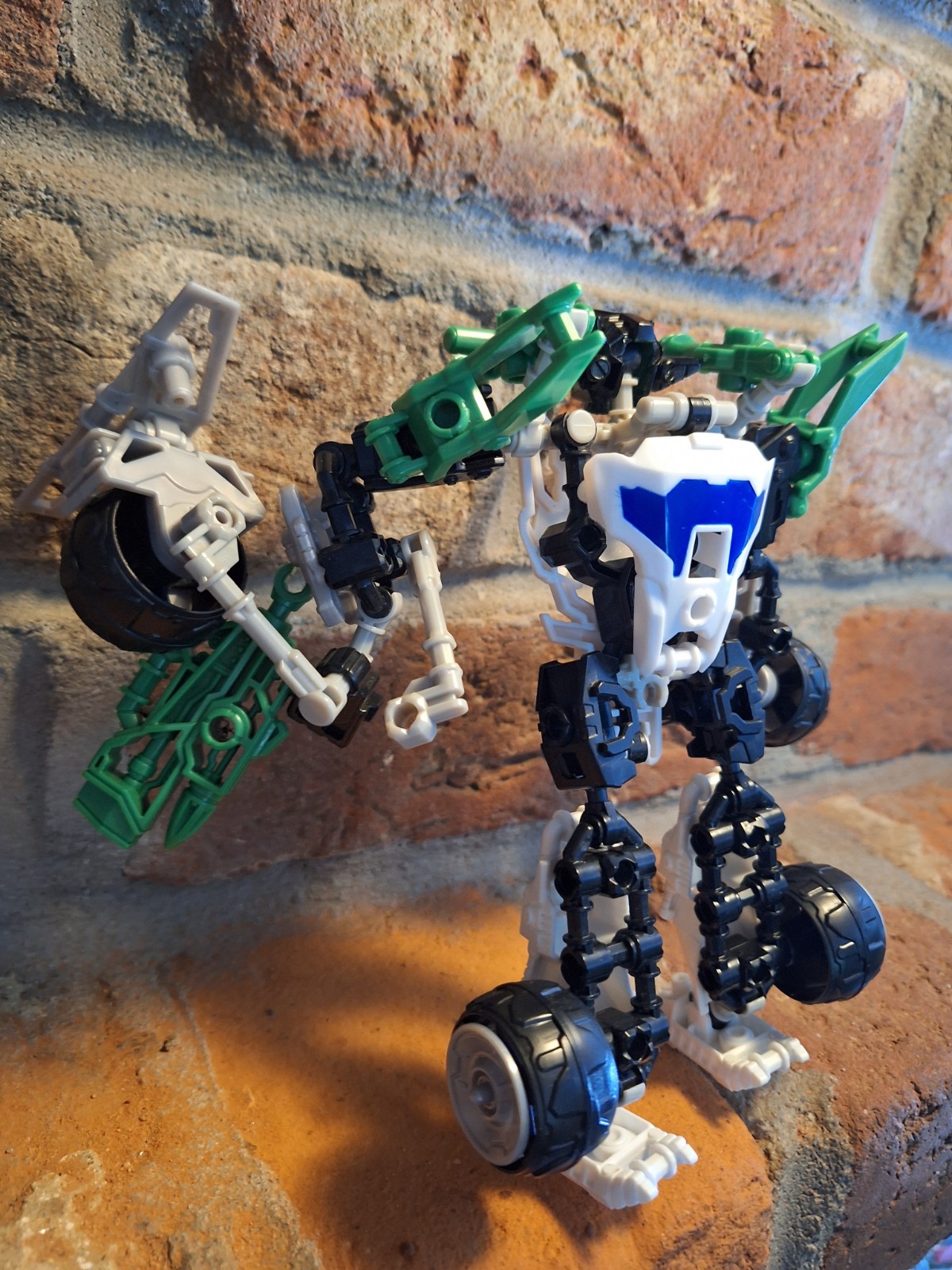 TRANSFORMERS Construct Bots Elite Wheeljack Built 6.5&Prime; Action Figure Hasbro Set