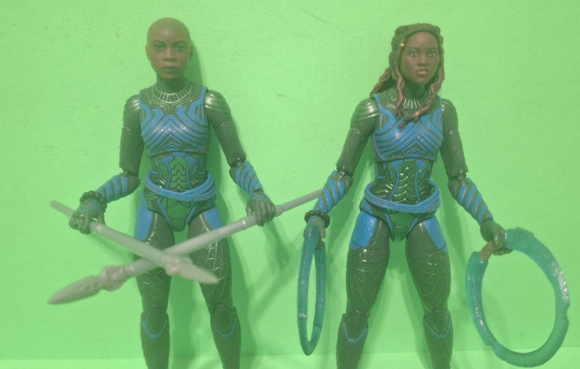 Marvel Legends OKOYE and NAKIA * WARRIORS of WAKANDA* 2-PACK + GREAT COMIC BOOK