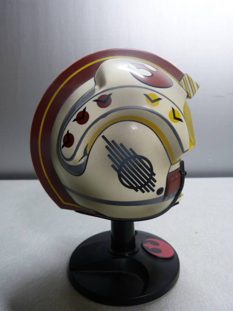 Riddell 1997 Star Wars Luke Skywalker X-Wing Fighter Pilot Mini Helmet On Stand