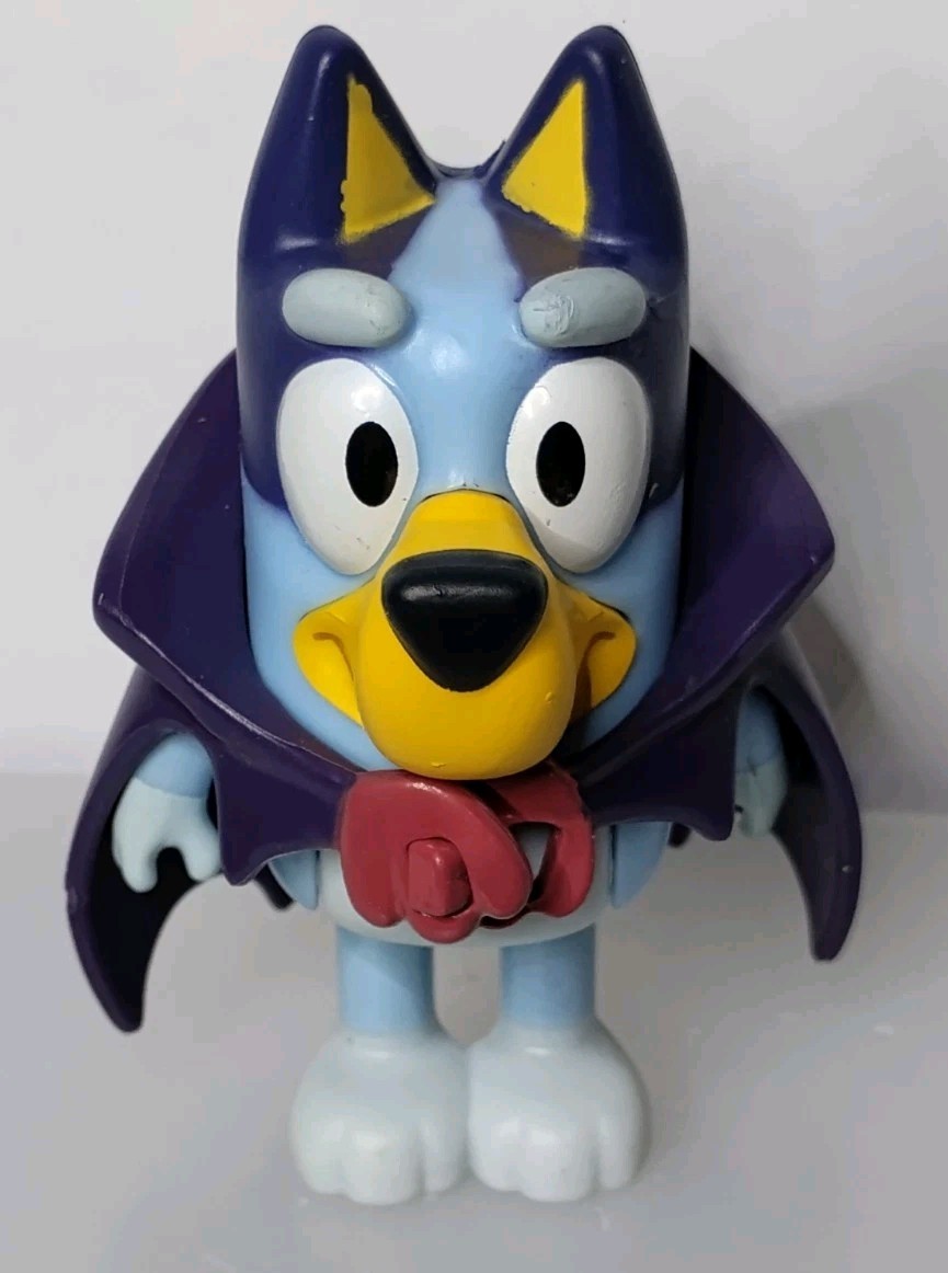 Bluey Halloween Vampire Costume Cape 2.5&Prime; Bendable Figure
