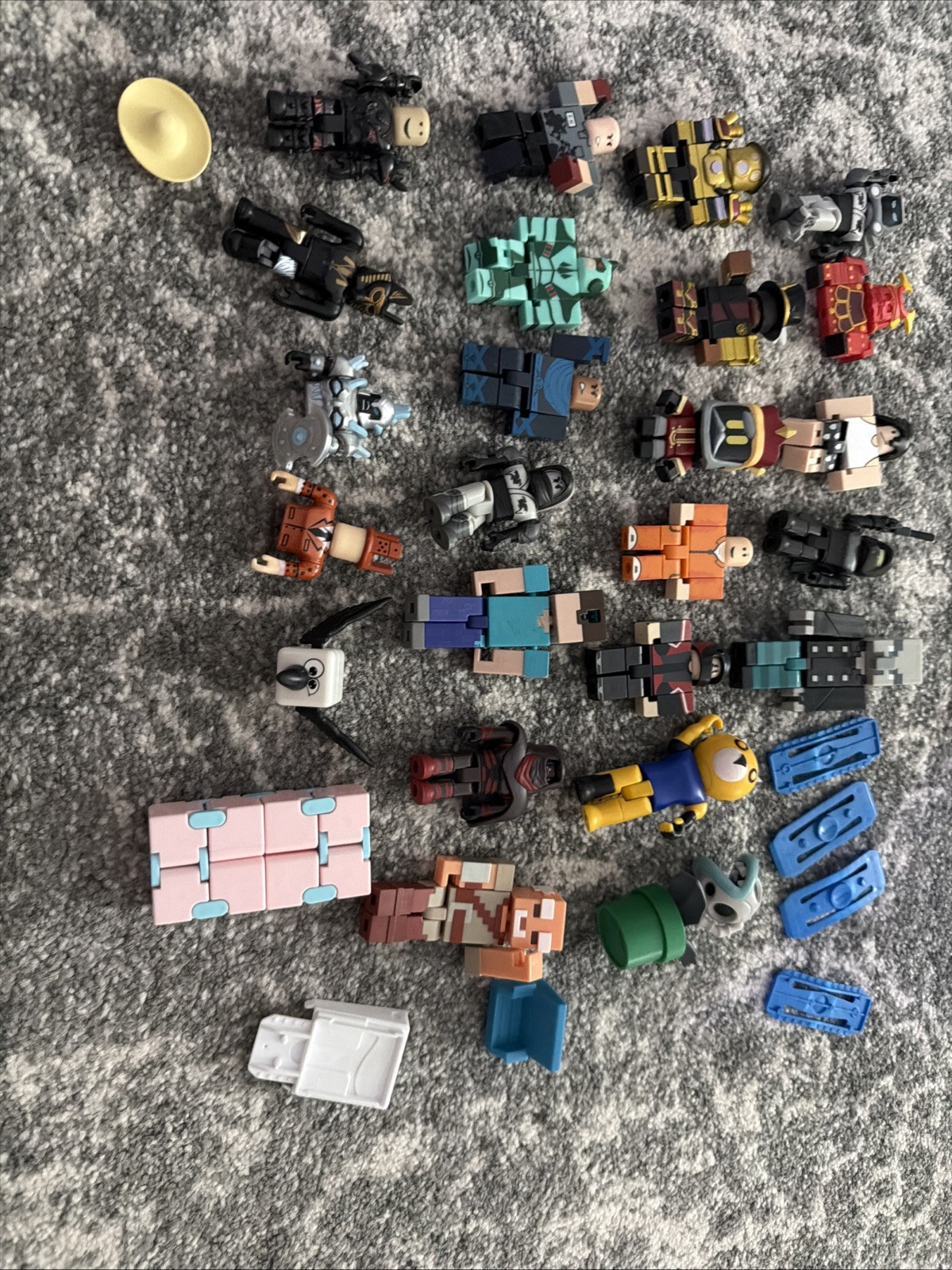 R0BL0X & Minecraft Toys For Girls and Boys Action Figures Lot With Accessories