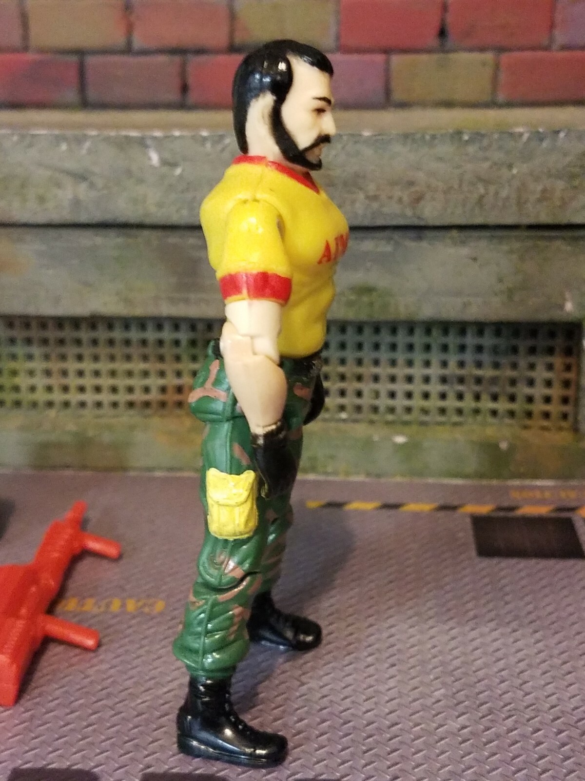 GI JOE ~ BIG BRAWLER ~ FUNSKOOL VARIANT ~ 100% COMPLETE with STAND & FILE CARD