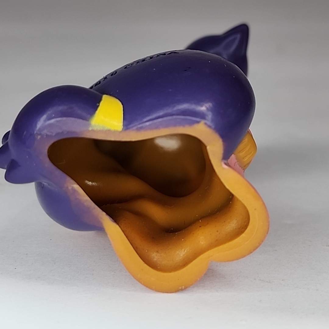 2010 Pokemon 2&Prime; Iris Trainer Mini Figure Finger Puppet Nintendo Bandai