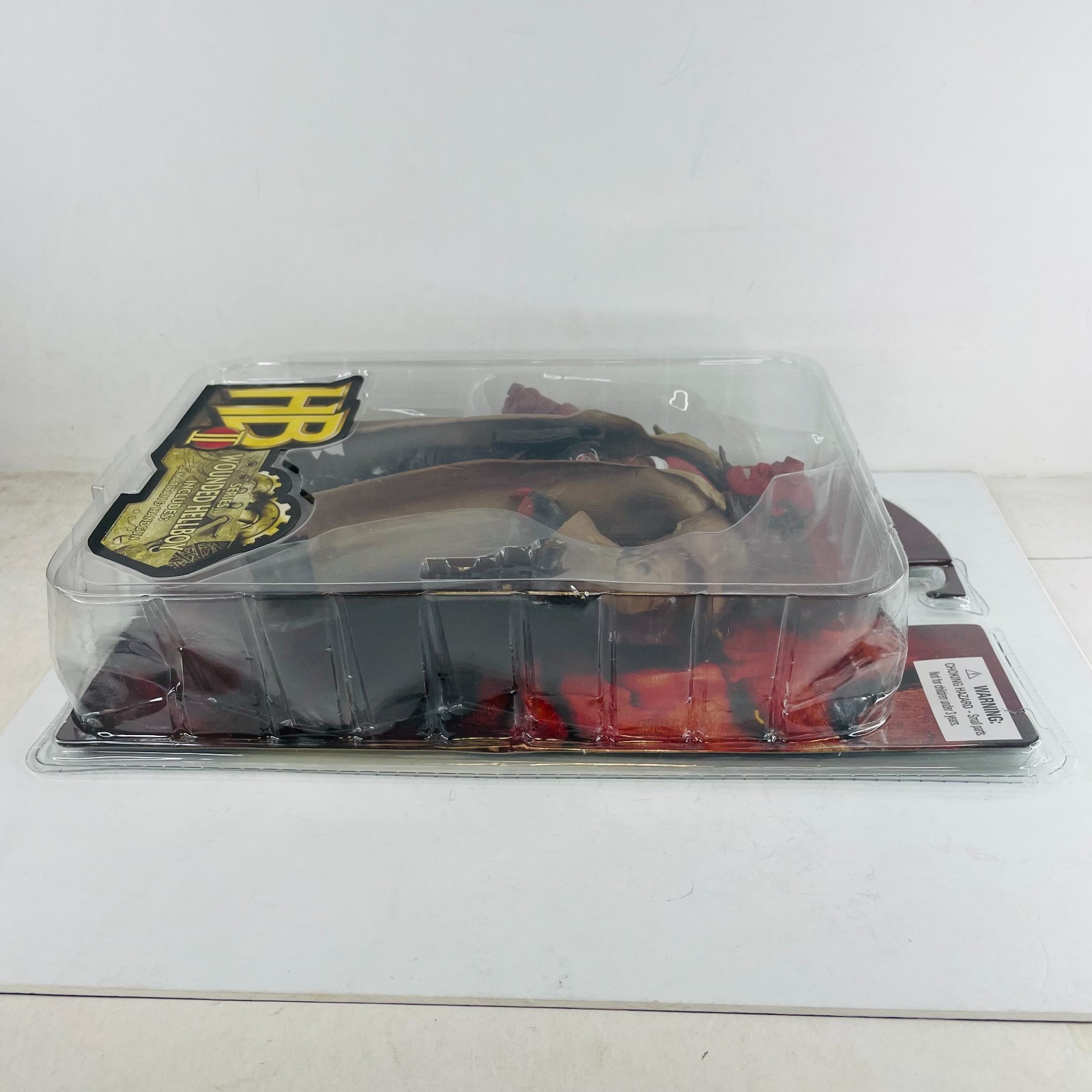 Wounded Hellboy Series II 7&Prime; Action Figure 1/12 Doll w/Samaritan & Handgun