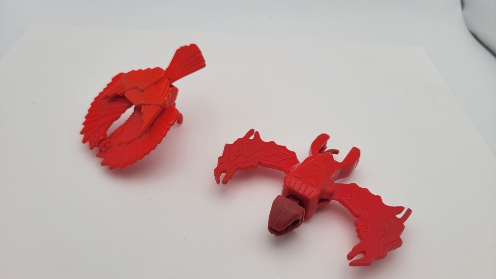 Vintage 1986 Silverhawks Sky Shadow Accessory Red Bat –AND– Molecular Vulture