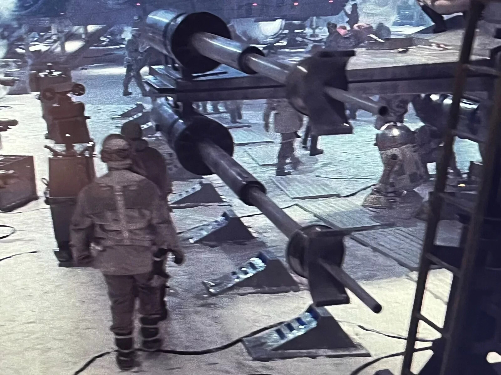 Echo base Hanger equipment for 3.75&Prime; Figure Diorama #1