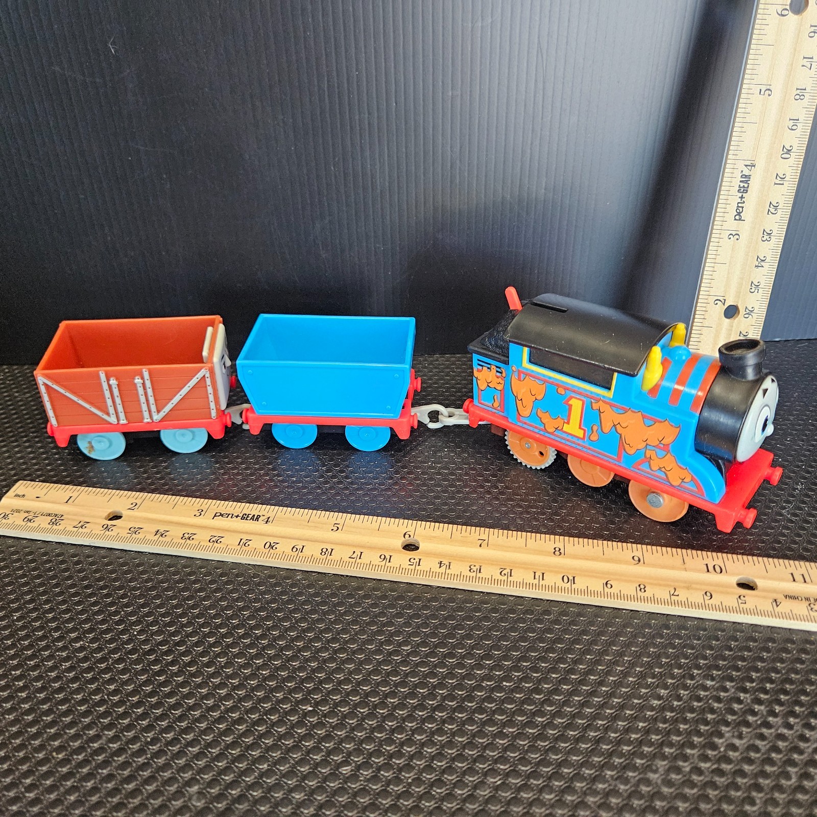 Fisher Price Motorized Trackmaster MUDDY THOMAS Friends TROUBLESOME TRAIN WORKS!