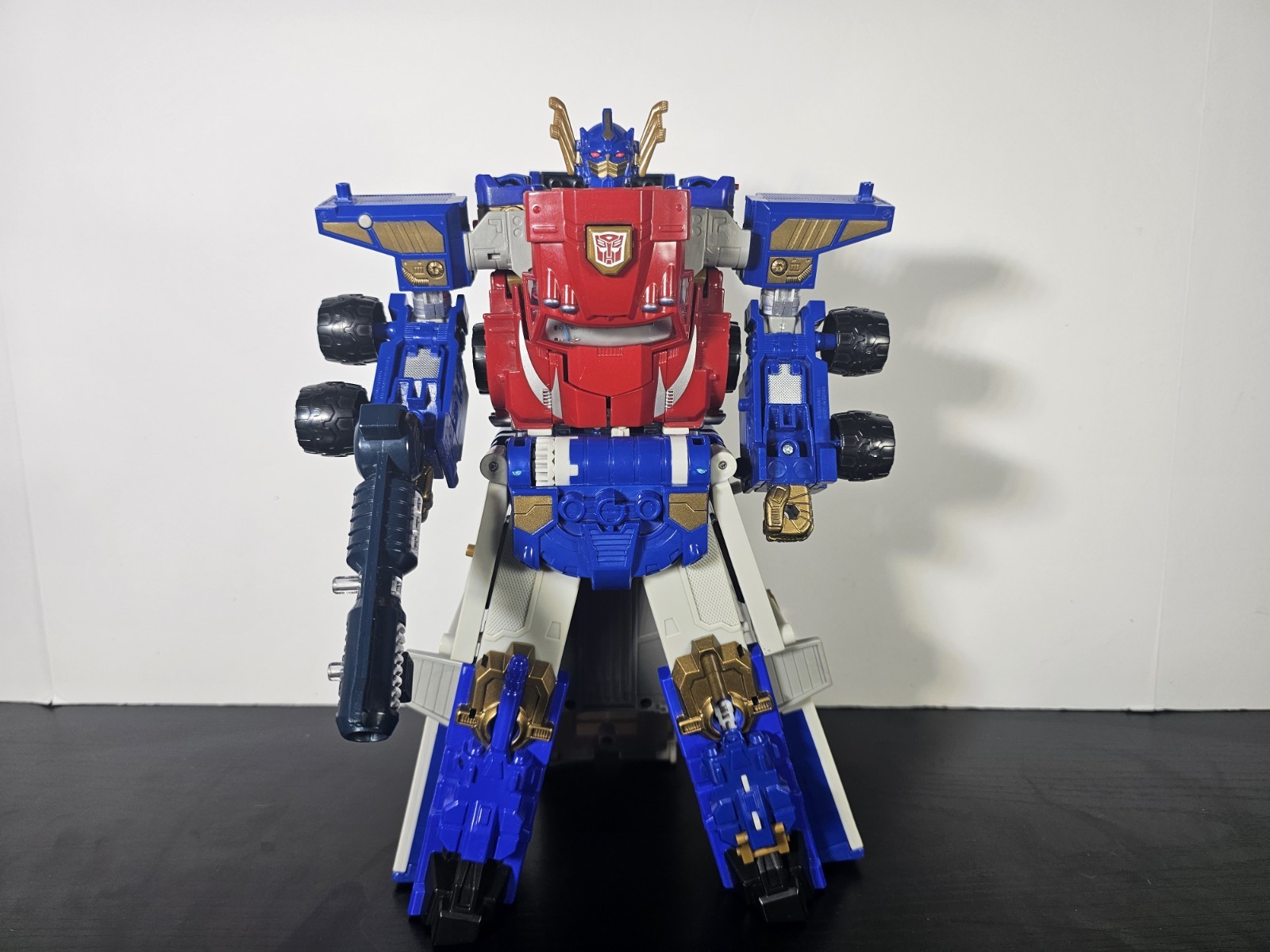 Hasbro Transformers Armada Optimus Prime Super Class Figure Trailer & Sparkplug