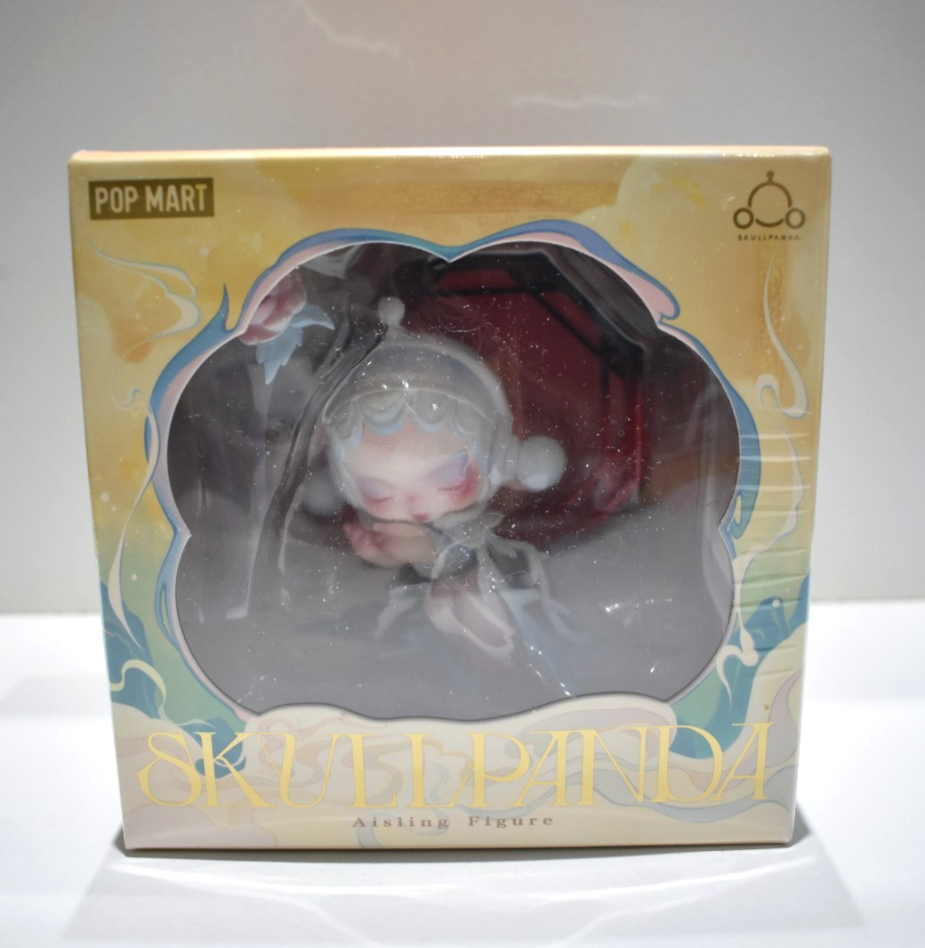 POP MART SKULLPANDA AISLING FIGURE