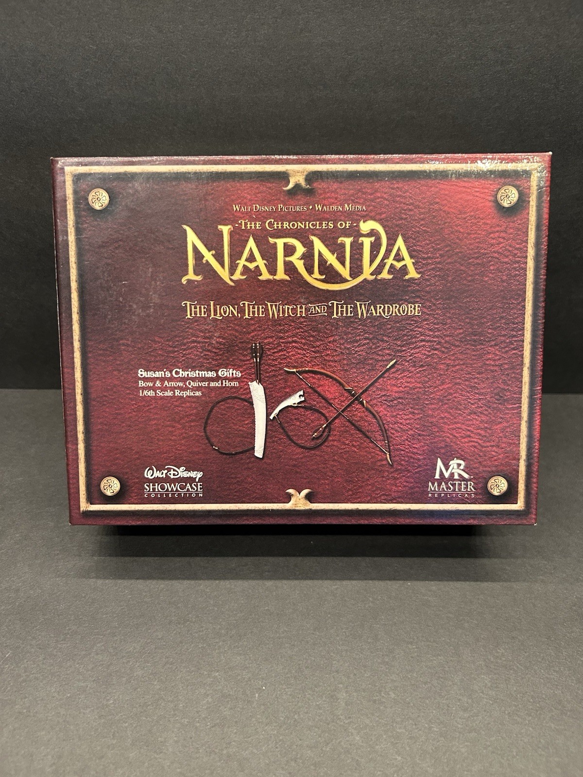 Disney Showcase The Chronicles of Narnia Susan&rsquo;s Christmas Gifts Master Replicas