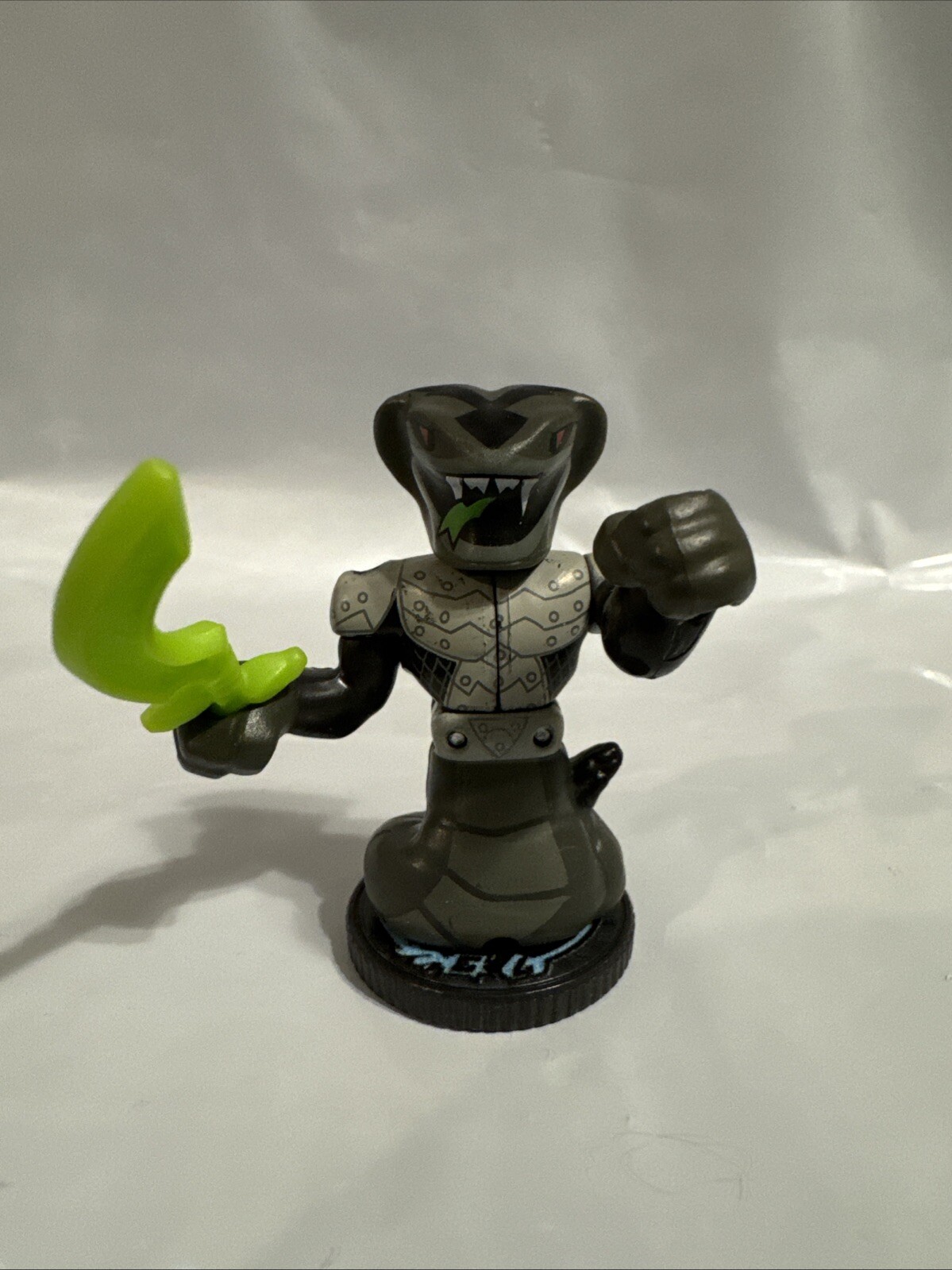 2021 Legends of Akedo STEELFANG Classic – Series 2 – Ultimate Arcade Warrior