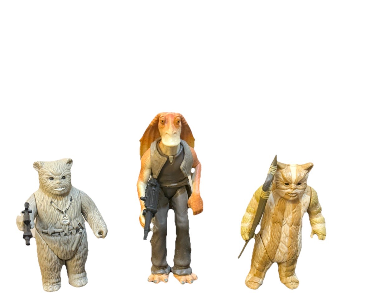 Star Wars Lot Of 3 Action Figures Jar Jar Banks, Ewok Lowgray, Chief Chirps