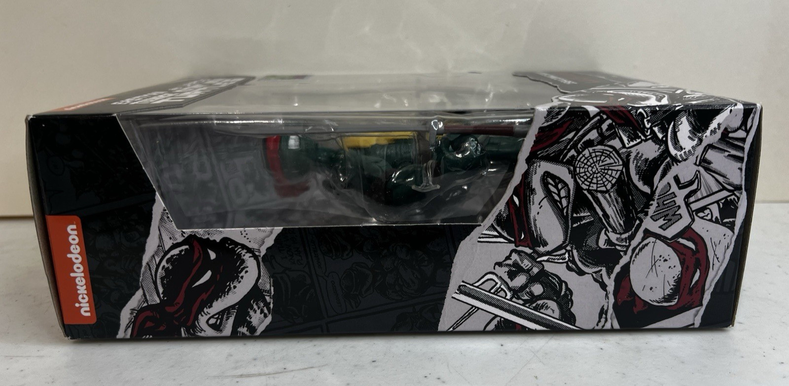 40th Anniversary TMNT Comic Book Series Leonardo Action Figure (box wear)