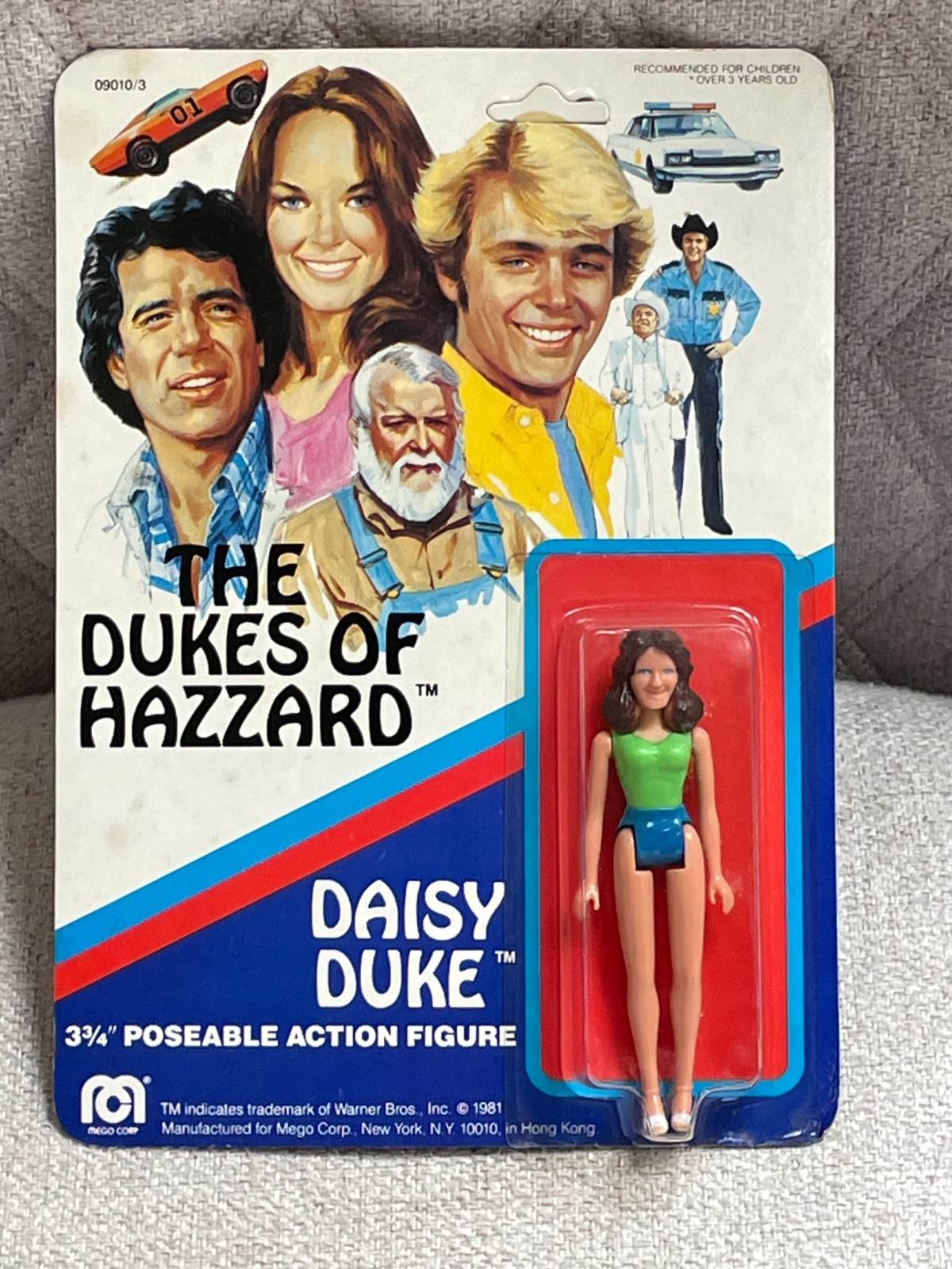 RARE 1981 MEGO THE DUKES OF HAZZARD DAISY DUKE 3.75&Prime; ACTION FIGURE NEW ON CARD