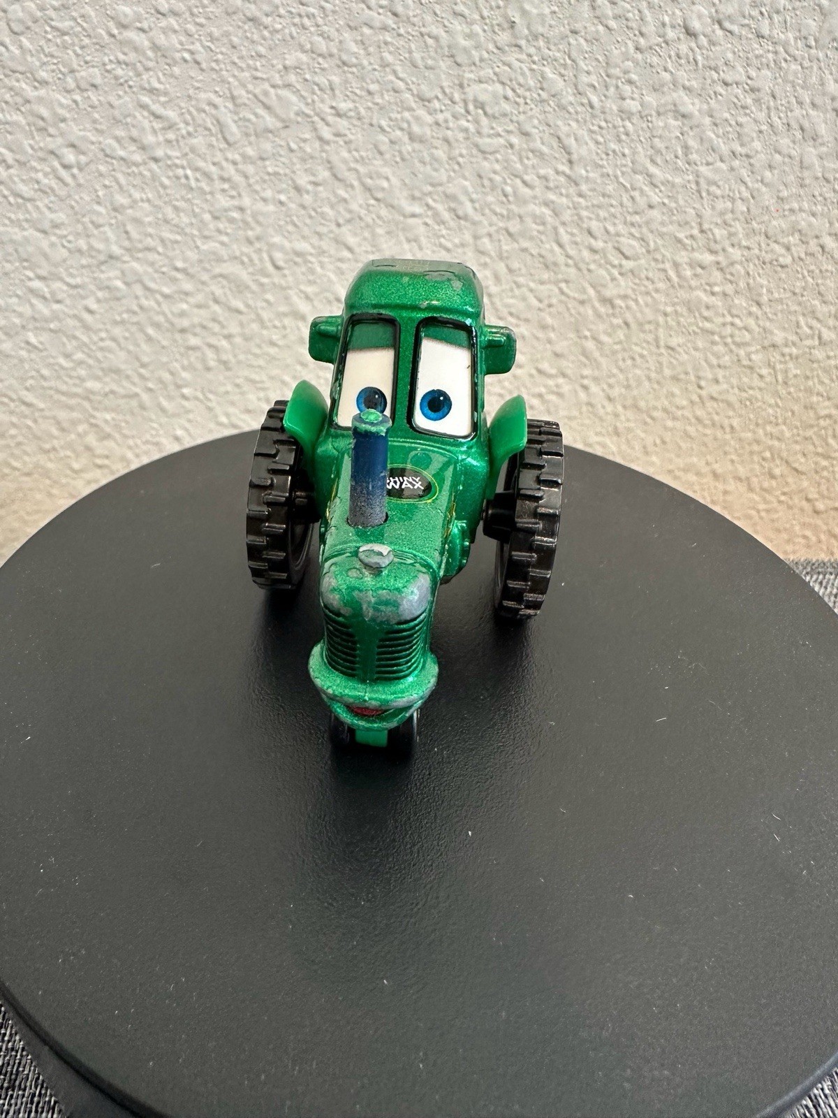 Disney Pixar Cars Diecast Shiny Wax Racing Tractor #82 Tractor Mattel VHTF