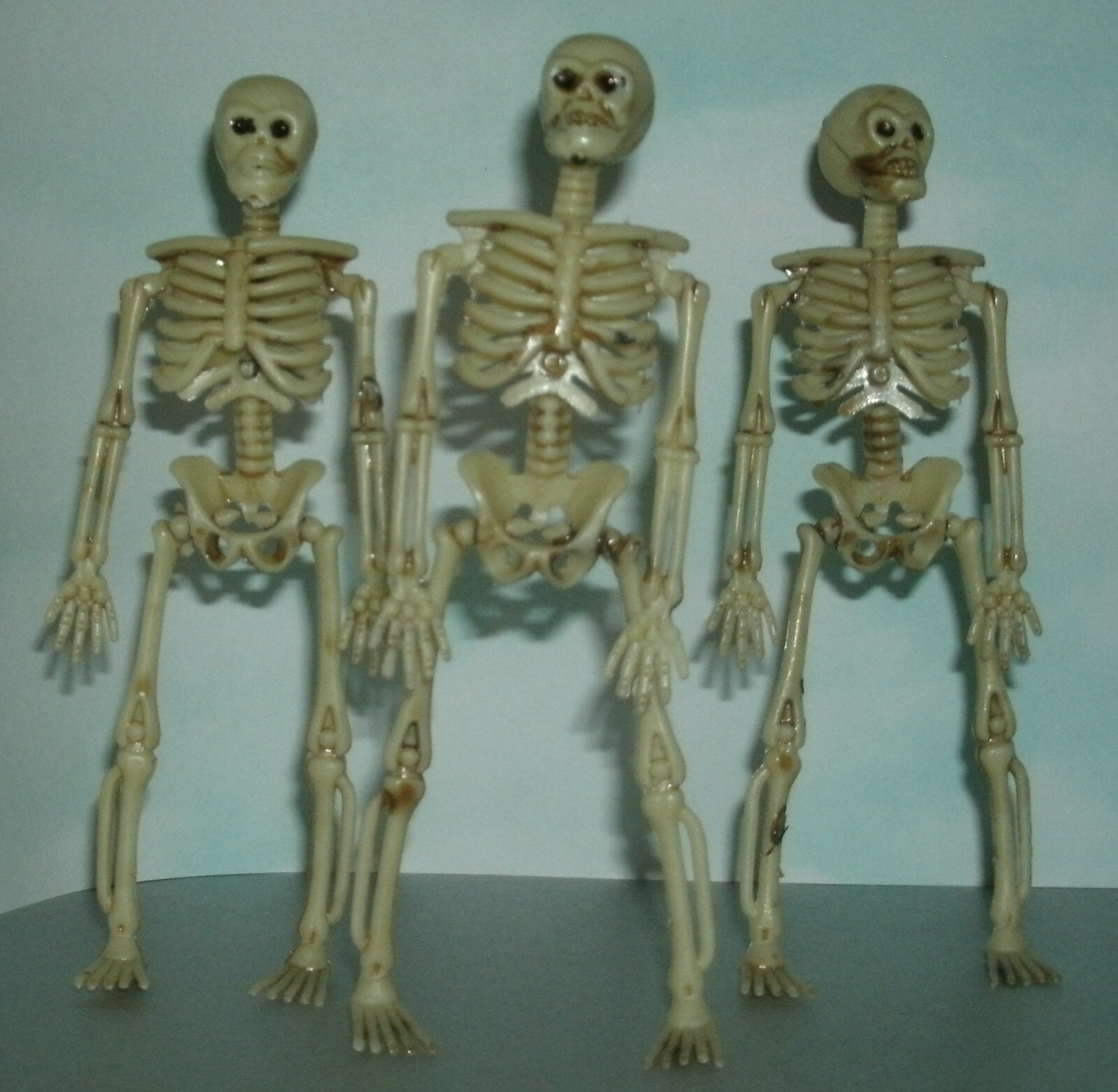Three 1/12 Scale Human Skeleton Figures 6&Prime; Basic Plastic Halloween Skull & Bones