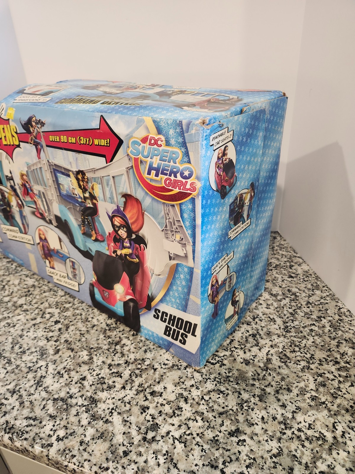 School Bus Mobile Command Center DC SUPER HERO GIRLS Comics MIB NEW Sealed