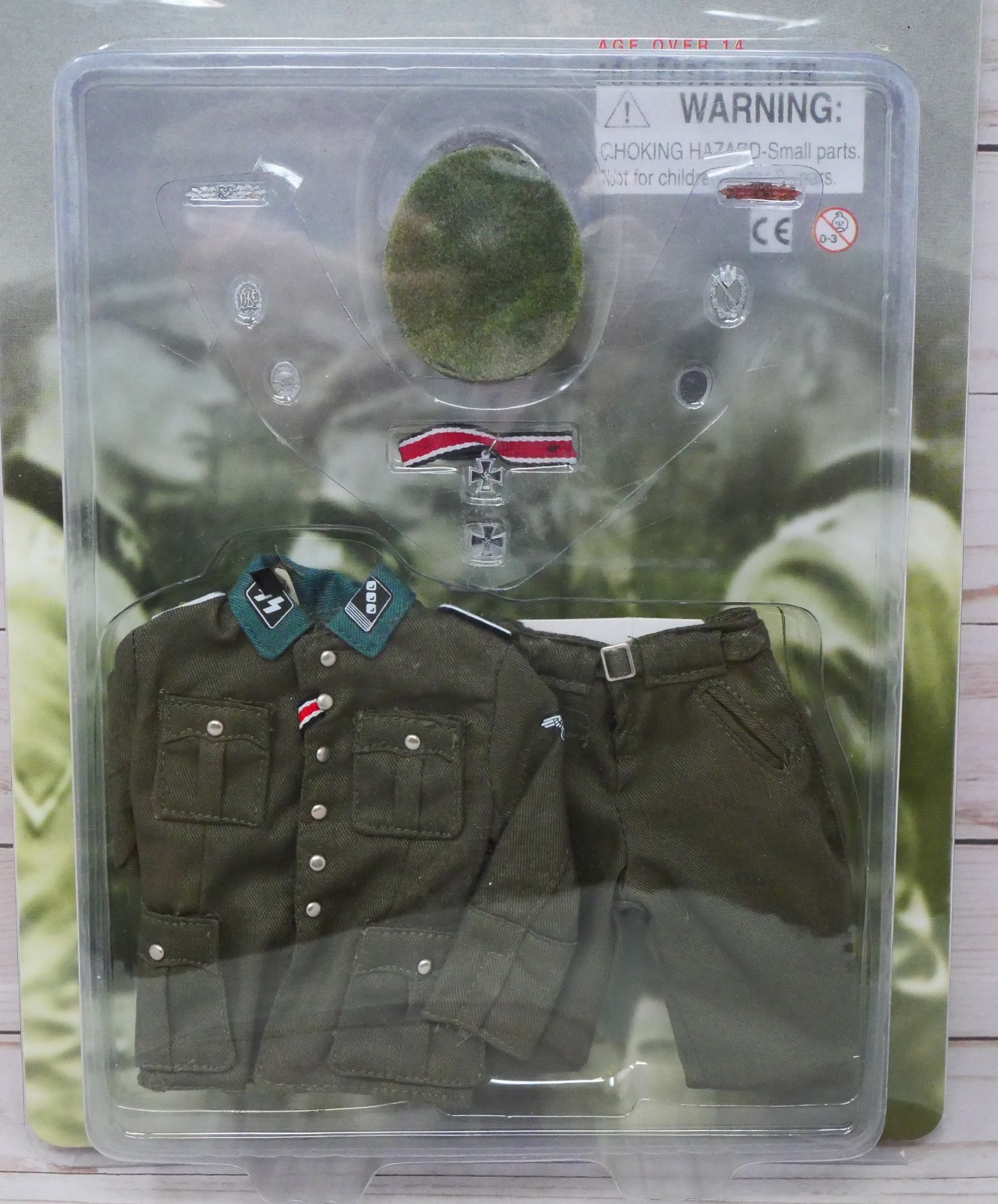 Dragon Action Figure 71073, German Armed Elite Guard Officer Uniform Set, 1/6