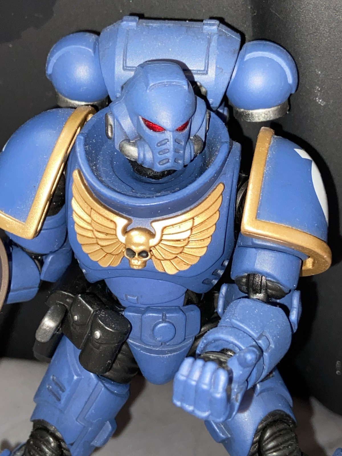 Games Workshop Warhammer 40,000 Space Marine Action Figure Blue Gold Plastic