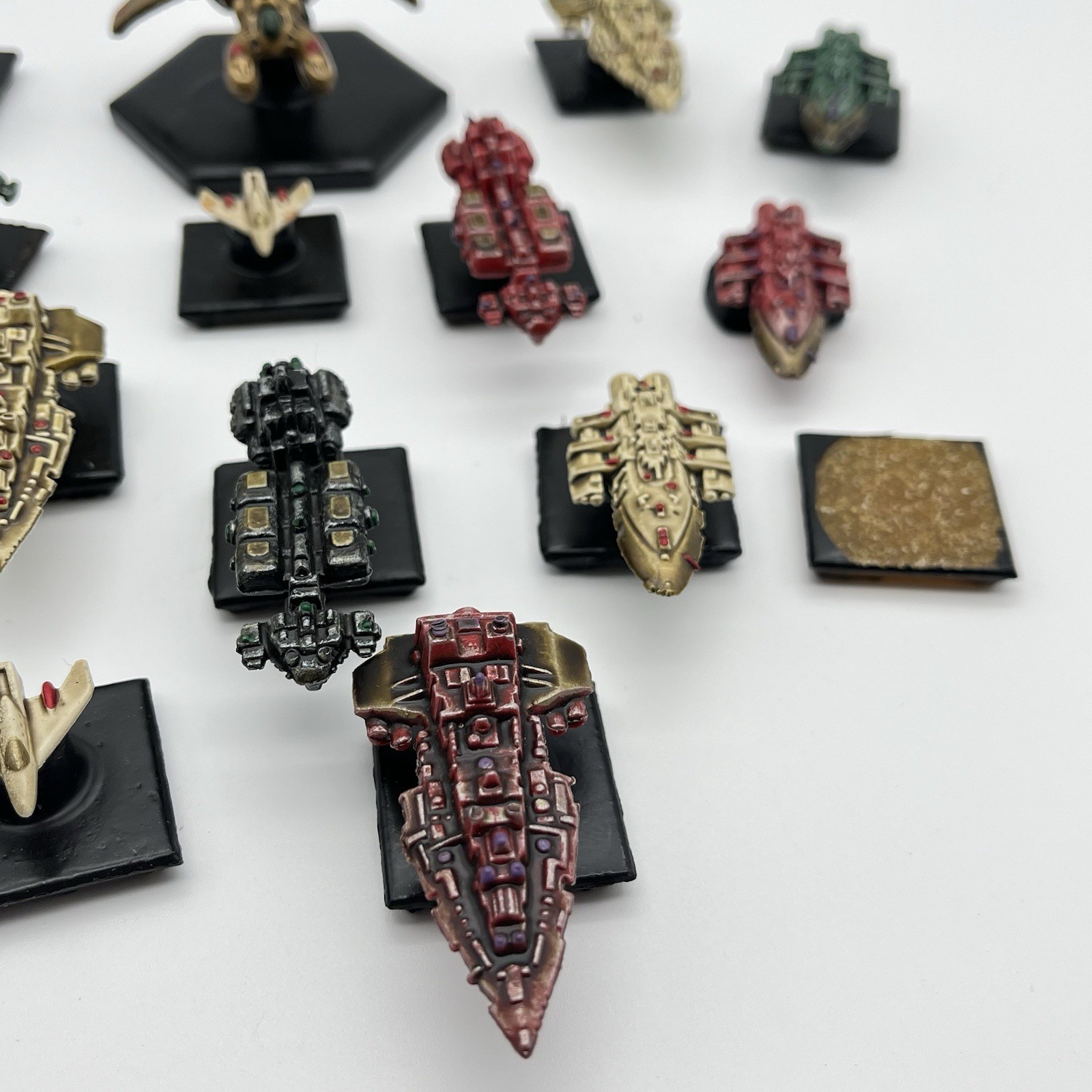 Misc Mini Spaceship Figurines War Games Tabletop Unknown Mystery