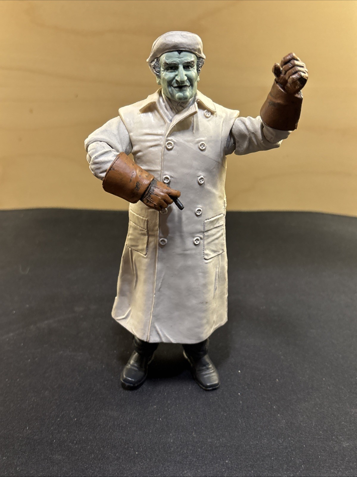 Diamond Select The Munsters Diorama Stairs BAF Uncle Gilbert Build A Figure SPOT